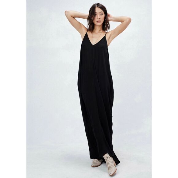 LOVE STITCH Black Gauzy Weekend Mila Maxi Dress with Pockets - Picture 5 of 12